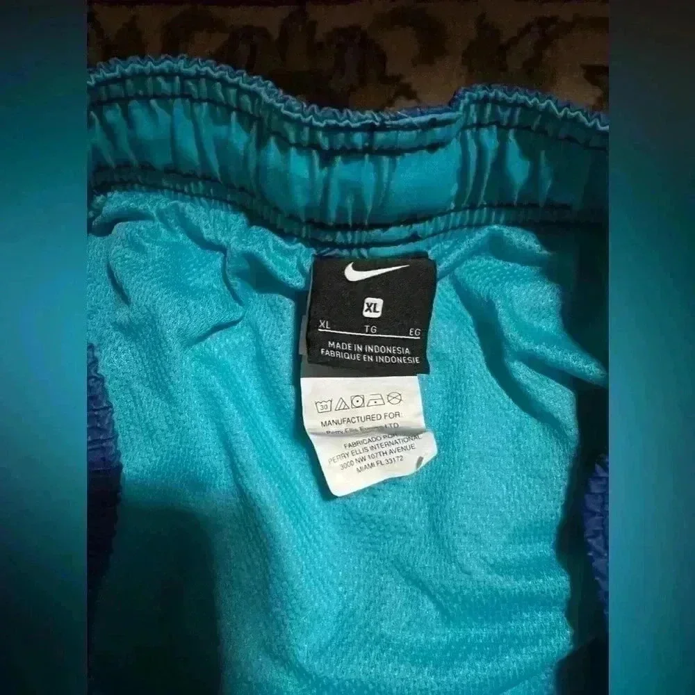 Men’s Size XL Nike Swim Trunks